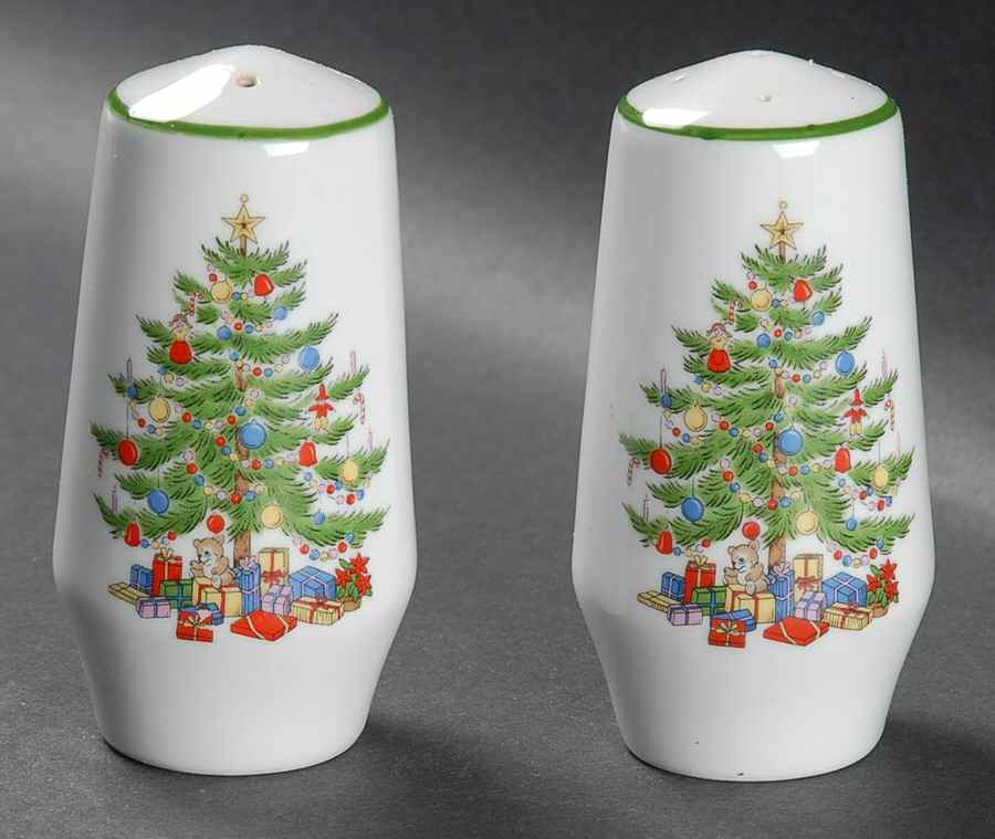Christmas Collection Salt & Pepper Set by Japan-1