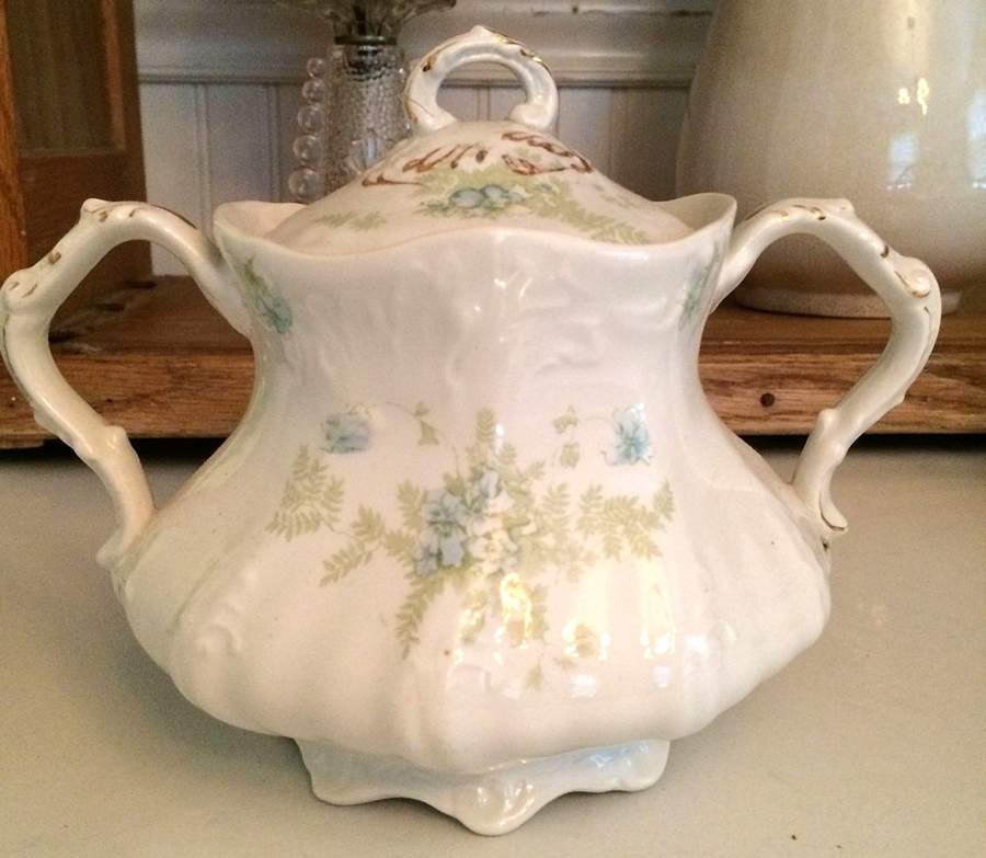 JB497 Sugar Bowl & Lid by Johnson Brothers-1