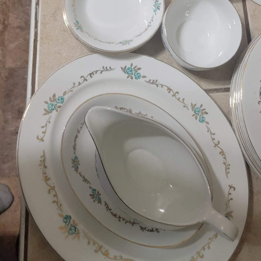 JB504 (Smooth) 14" Oval Serving Platter by Johnson Brothers-1