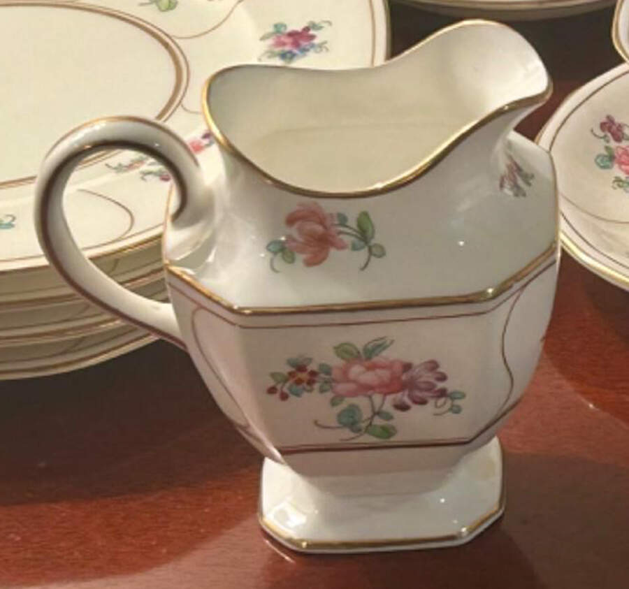 23540 Creamer by George Jones & Sons-1