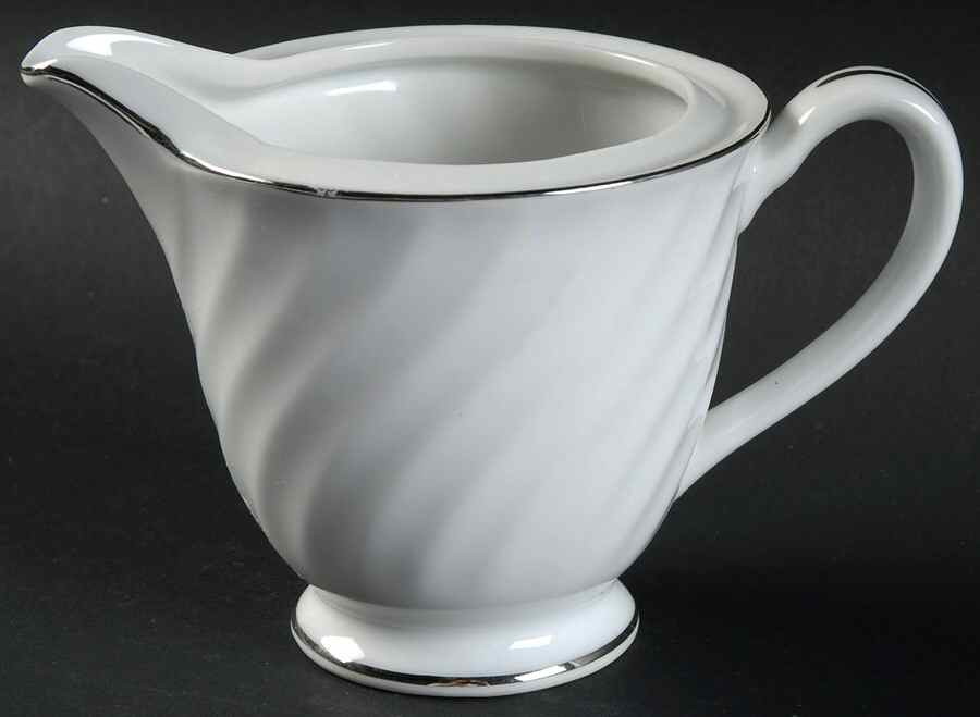 Duchess Creamer by Japan-1