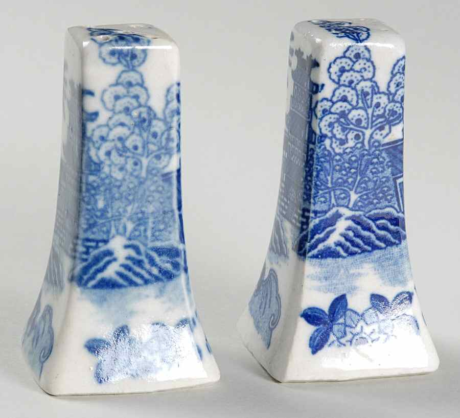 Blue Willow (Made In Japan) Salt & Pepper Set by Japan-1