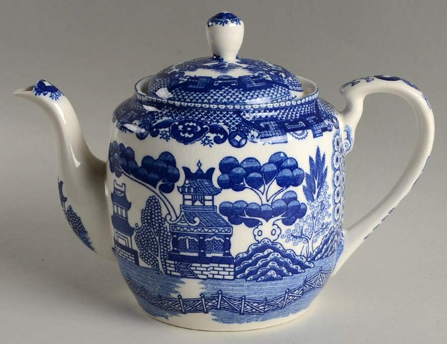 Blue Willow (Made In Japan) Teapot & Lid by Japan-1