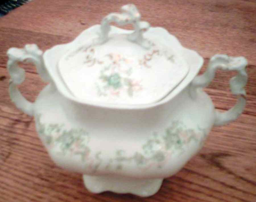 JB544 Sugar Bowl & Lid by Johnson Brothers-1