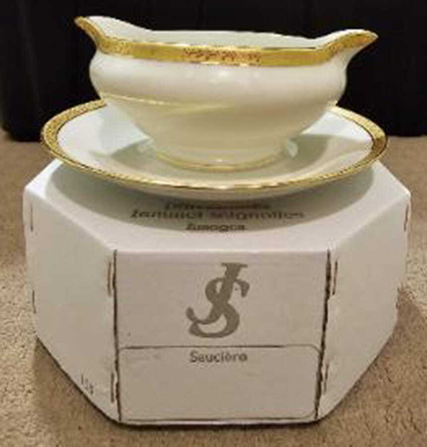 Bologne Gravy Boat with Attached Underplate by Jammet Seignolles-1