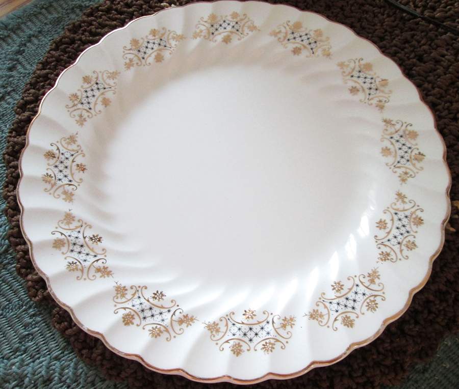 JB569 Dinner Plate by Johnson Brothers-1