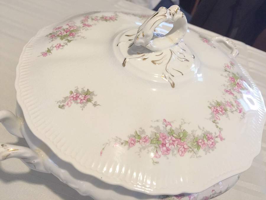 JB575 Round Covered Vegetable by Johnson Brothers-1