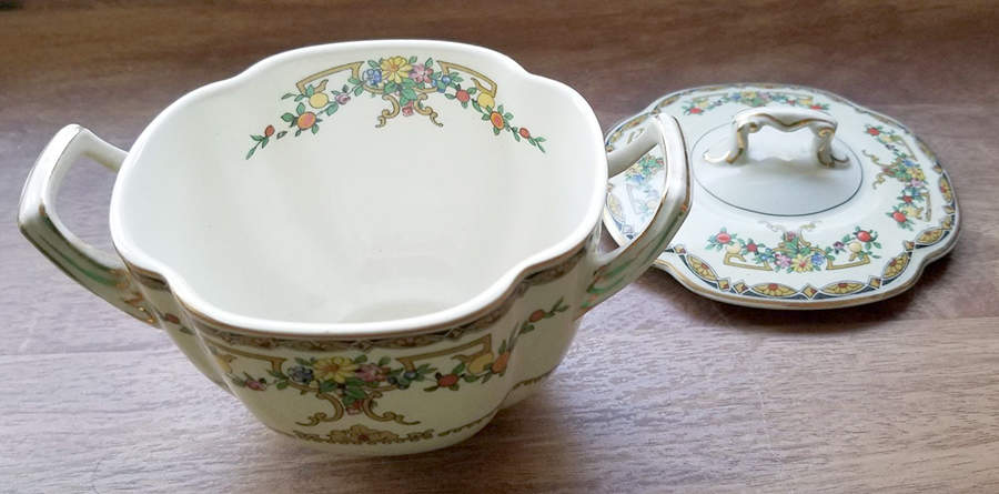 Richelieu Sugar Bowl & Lid by Johnson Brothers-1