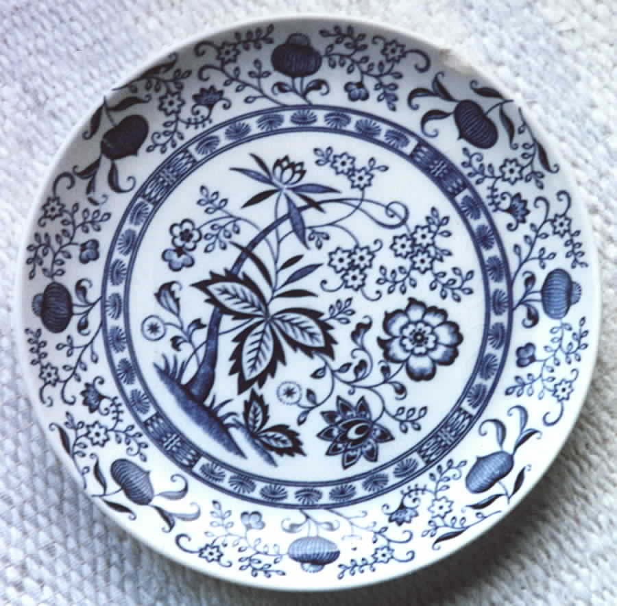 Blue Leaf Dinner Plate by Japan-1