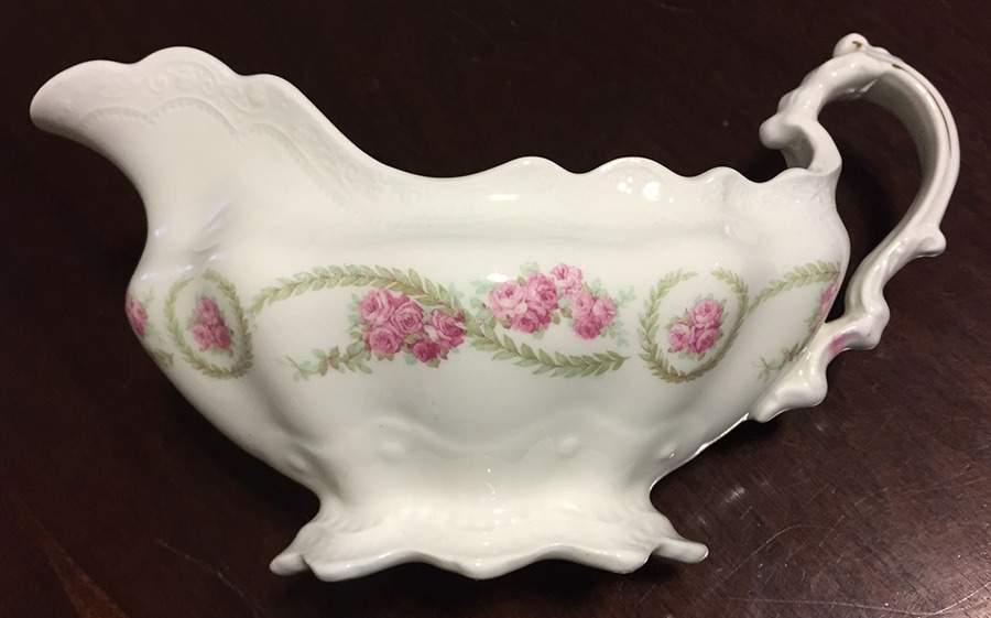 JB592 Gravy Boat by Johnson Brothers-1