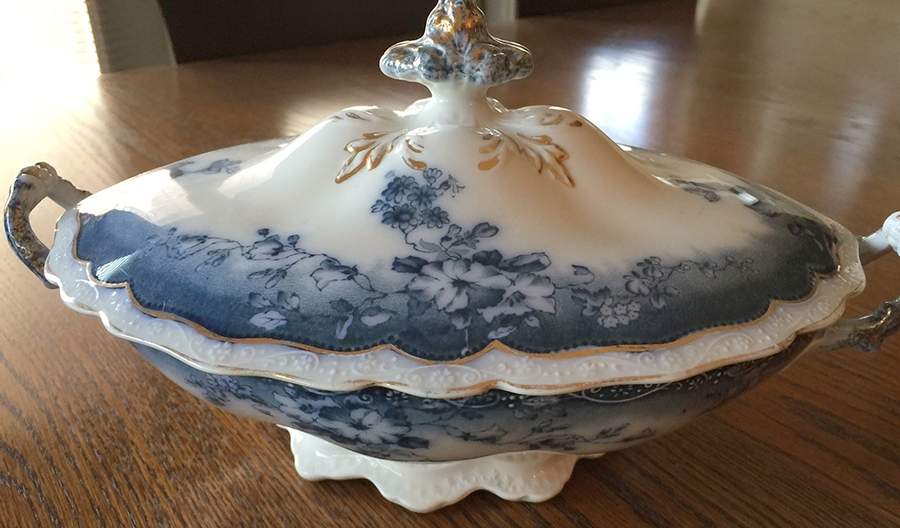 Clayton (Blue Transferware, Gold Trim) Oval Covered Vegetable by Johnson Brothers-1