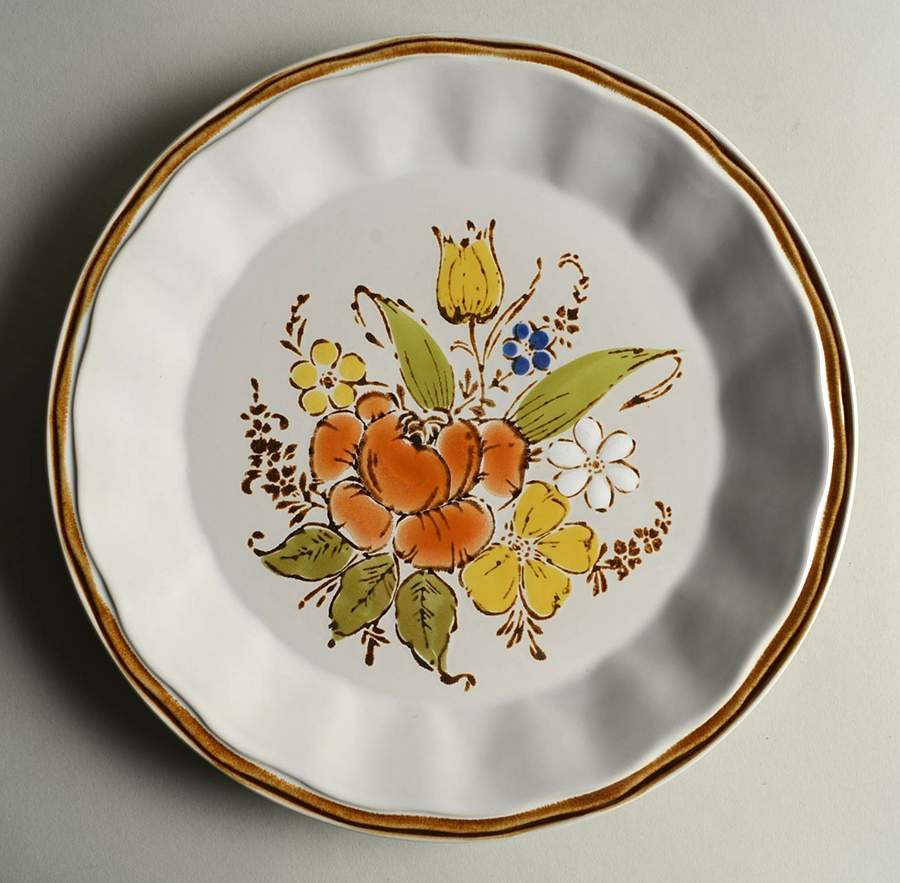 Wildflower Dinner Plate by Japan-1