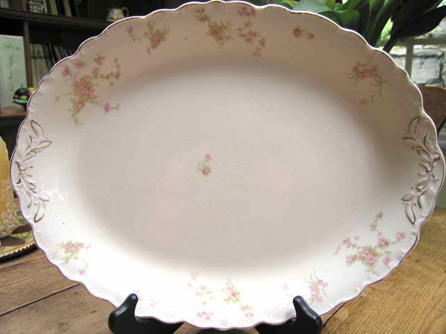 JB601 14" Oval Serving Platter by Johnson Brothers-1