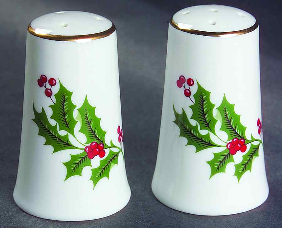 Holly Salt & Pepper Set by Japan-1