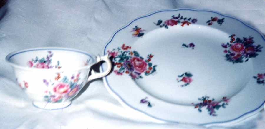 Olde English (Scalloped) Footed Cup by George Jones & Sons-1