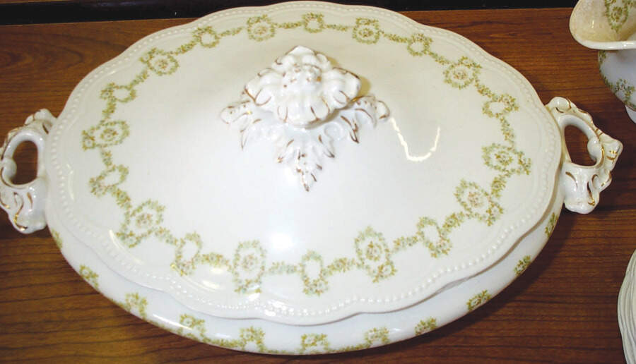 JB669 Oval Covered Vegetable by Johnson Brothers-1