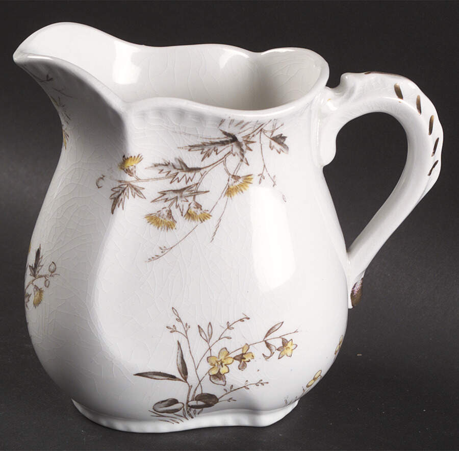 JB672 Creamer by Johnson Brothers-1
