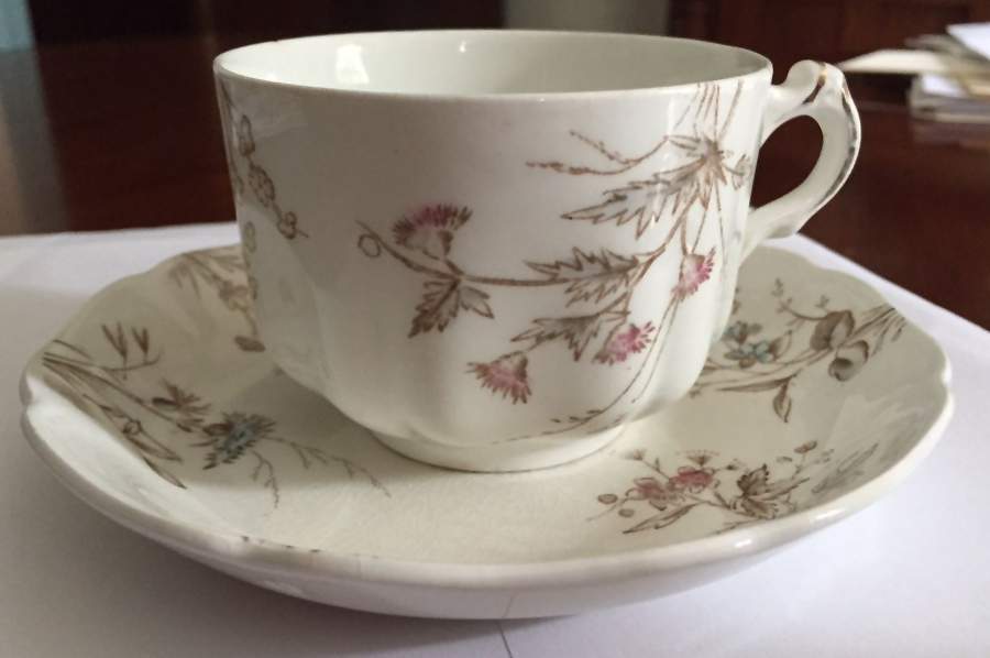 JB672 Flat Cup & Saucer Set by Johnson Brothers-1