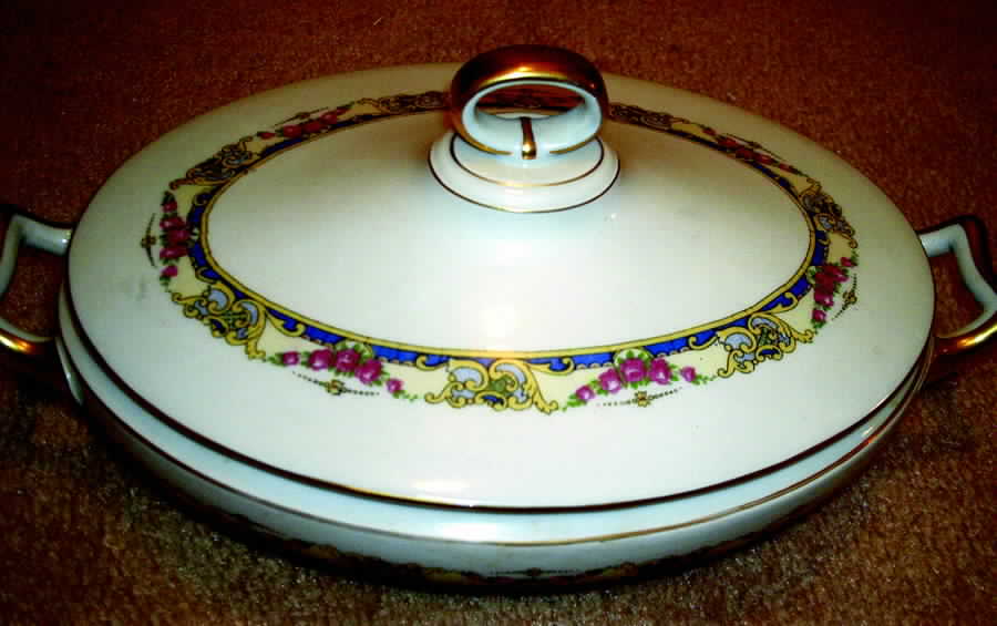 10723 Oval Covered Vegetable by Johann Haviland-1