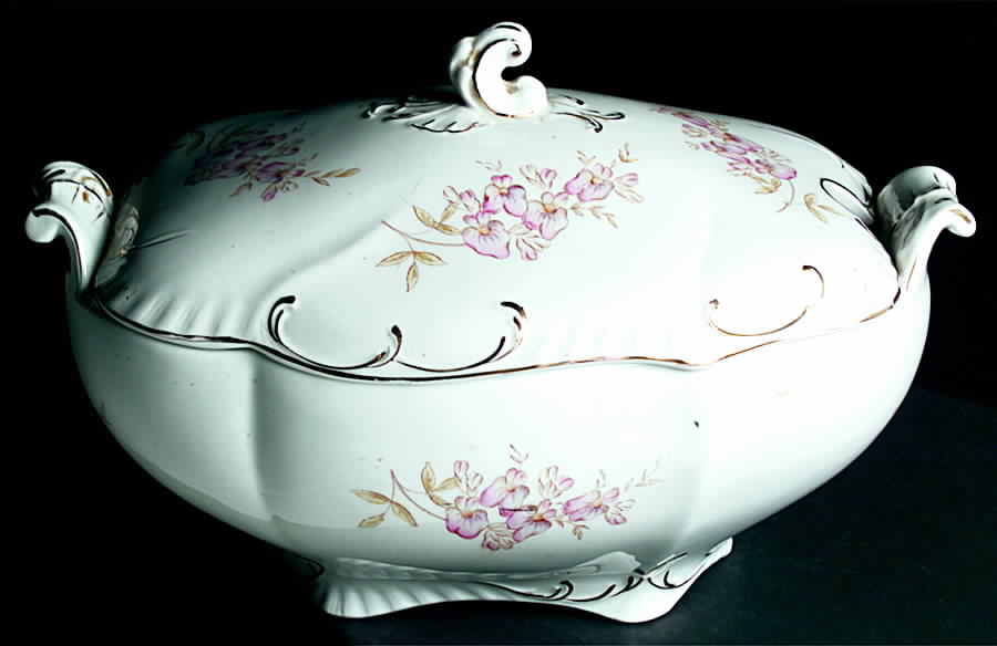 JB680 Tureen &  Lid by Johnson Brothers-1