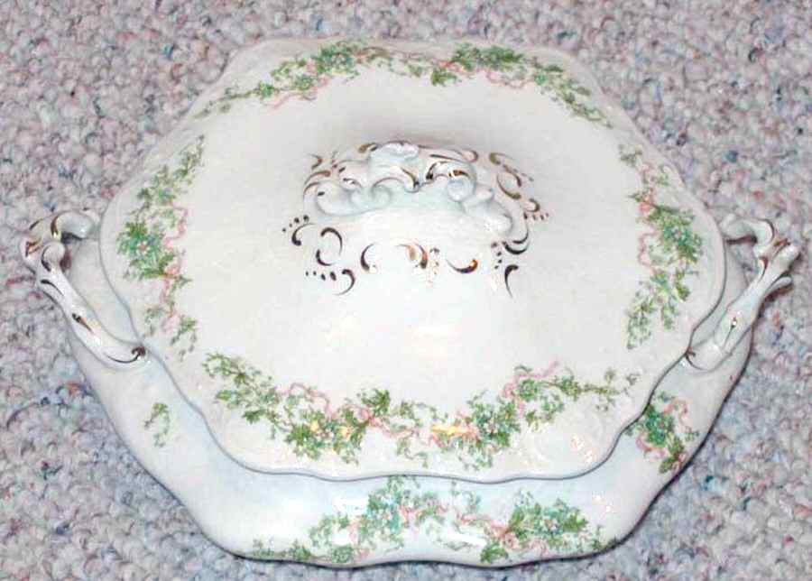 JB704 Round Covered Vegetable by Johnson Brothers-1