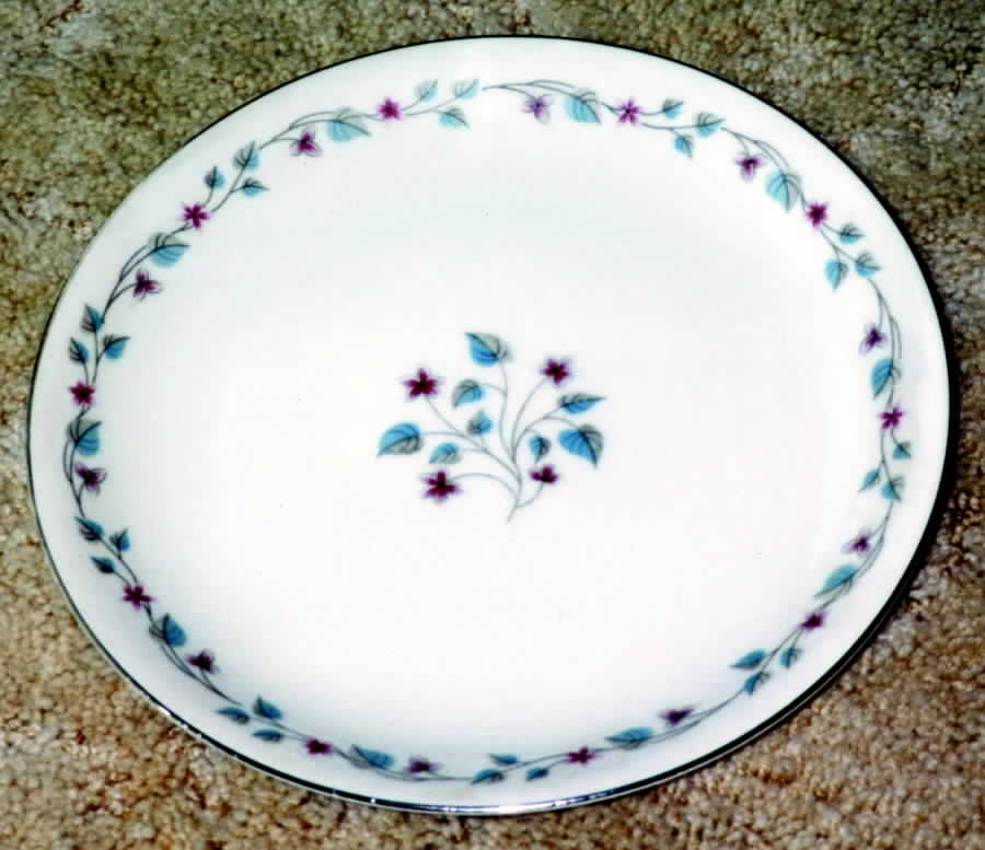 Berkely Dinner Plate by Japan-1