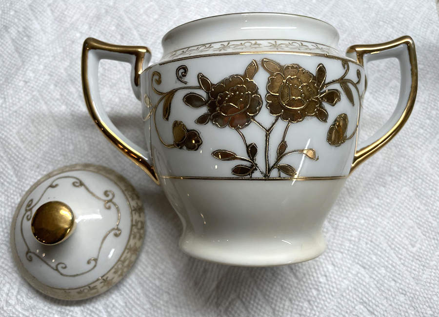 MOY28 Sugar Bowl & Lid by Moriyama-1