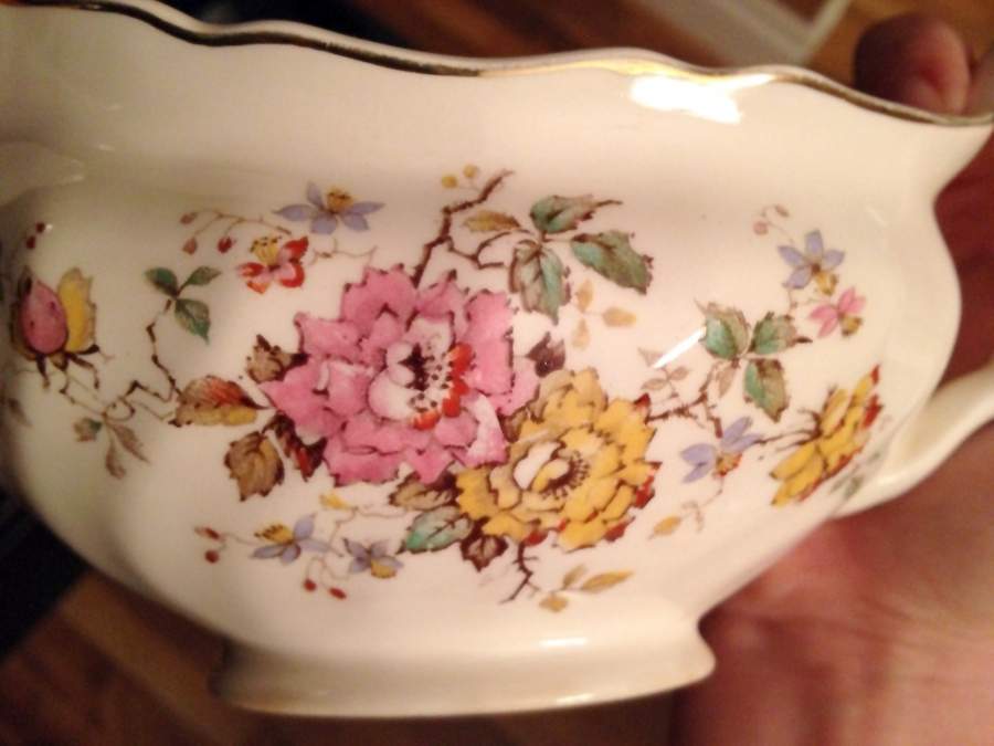 JB737 Gravy Boat by Johnson Brothers-1