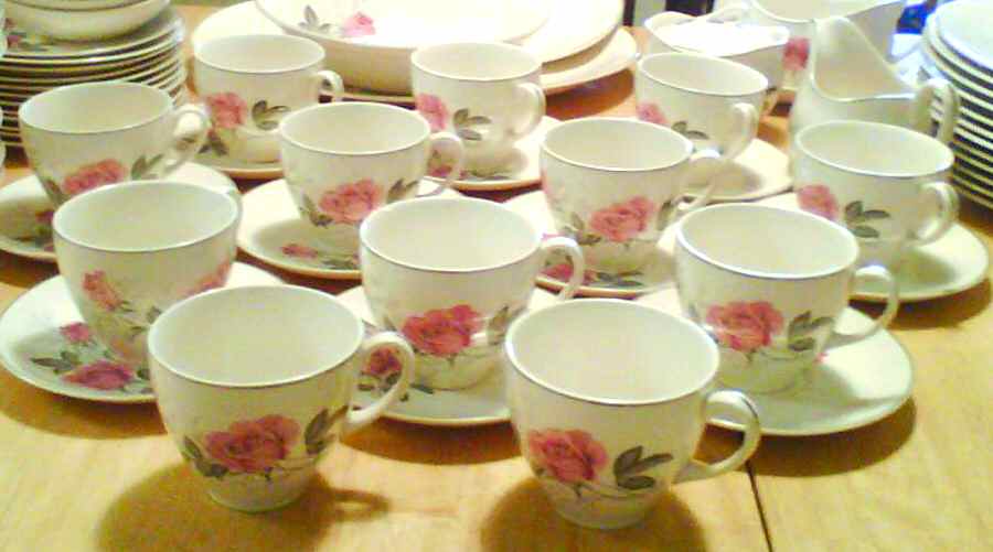 JB744 Flat Cup & Saucer Set by Johnson Brothers-1