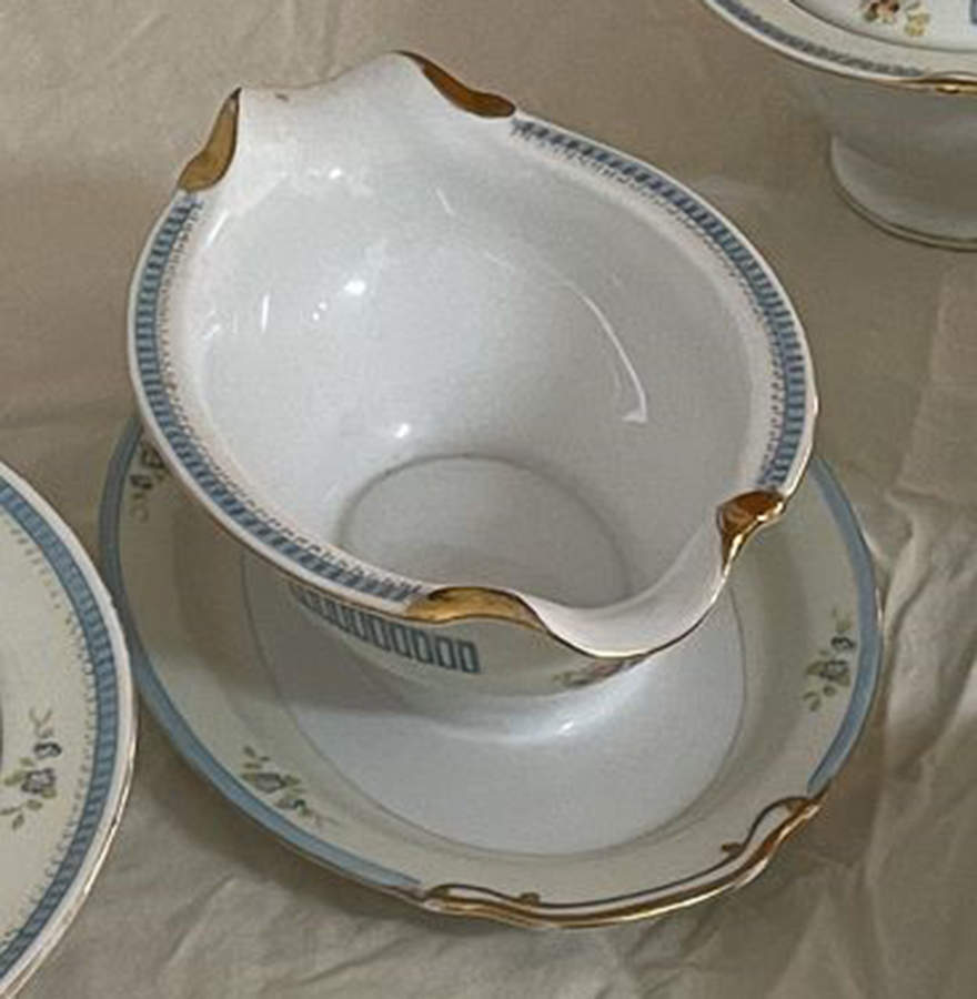 JAP357 Gravy Boat with Attached Underplate by Japan-1