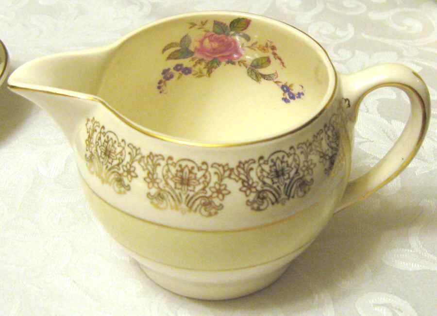 JB76 Creamer by Johnson Brothers-1