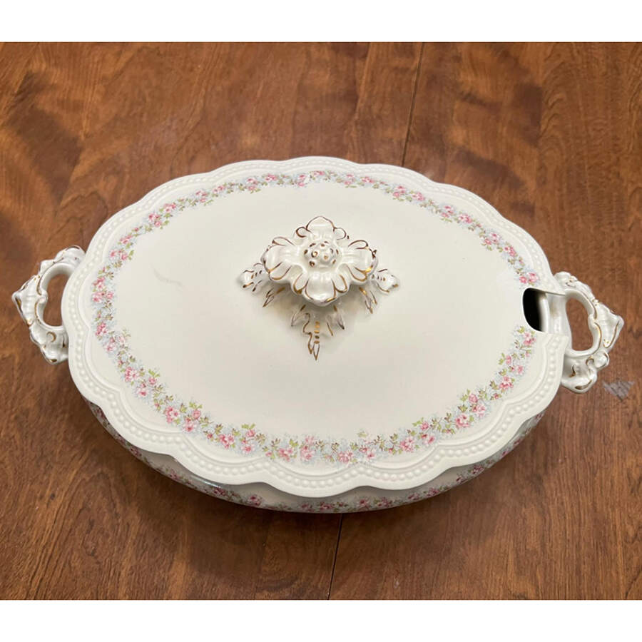 JB769 Oval Tureen & Lid by Johnson Brothers-1