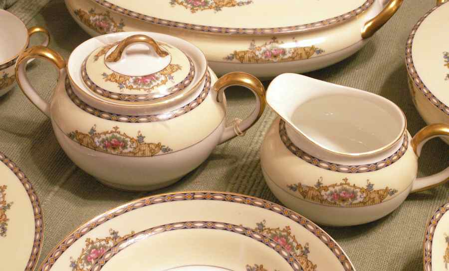 N3170 Sugar Bowl & Lid by Noritake-1