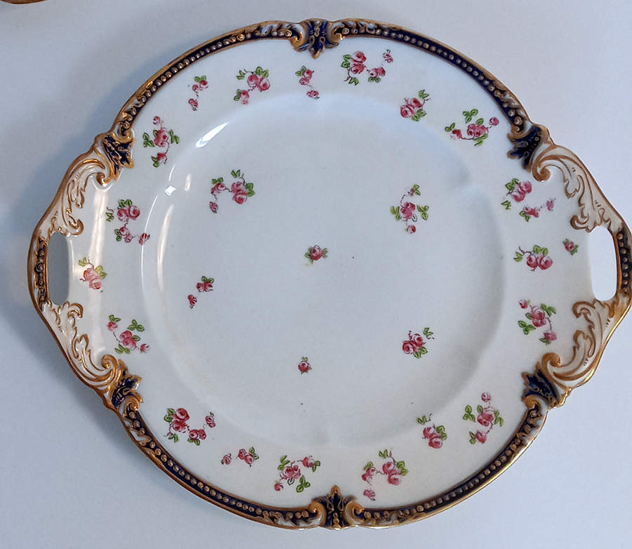 A3849 Handled Cake Plate by George Jones & Sons-1