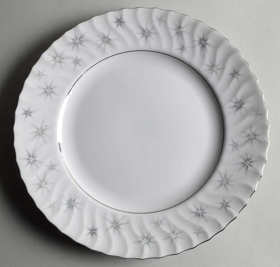 Snowburst Dinner Plate by Japan-1