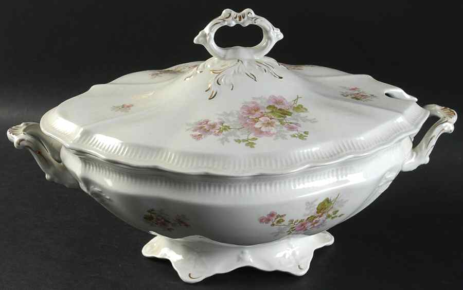 JB792 Tureen &  Lid by Johnson Brothers-1