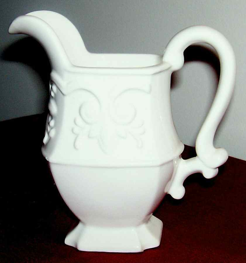 Villa Verde Mini Pitcher by Jay Willfred-1