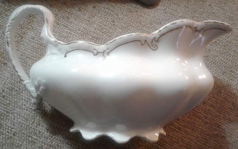 JB799 Gravy Boat by Johnson Brothers-1