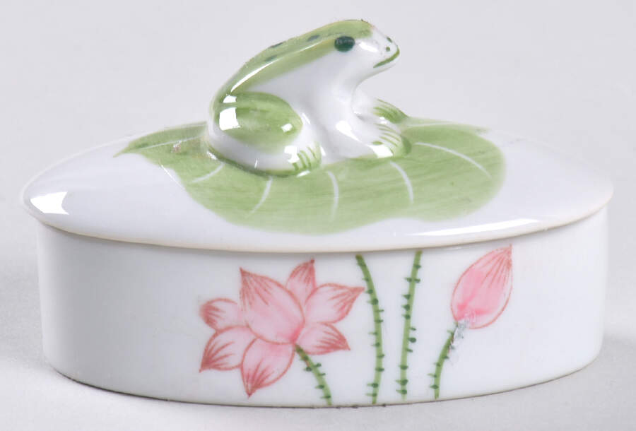 Leaps & Bounds Trinket Box with Lid by Jay Willfred-1