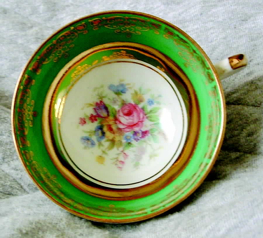 W02128 Green Footed Cup by Johann Haviland-1