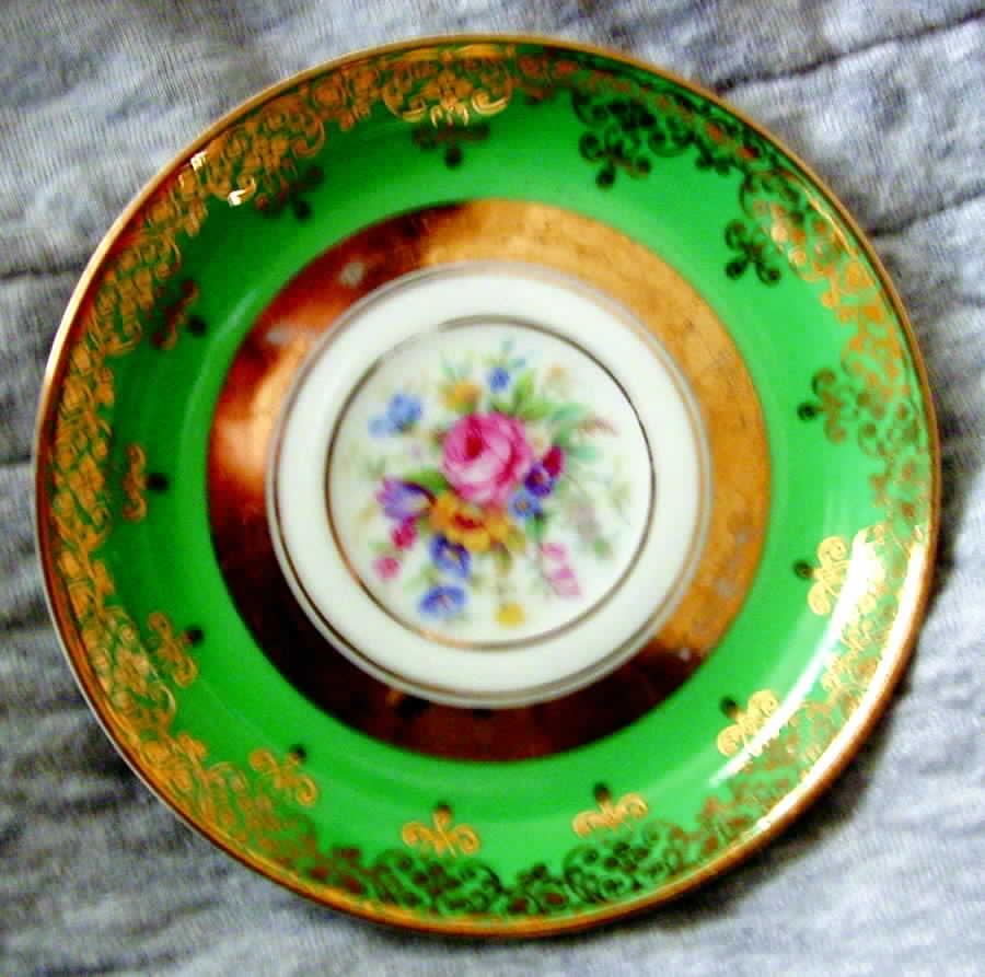 W02128 Green Saucer by Johann Haviland-1