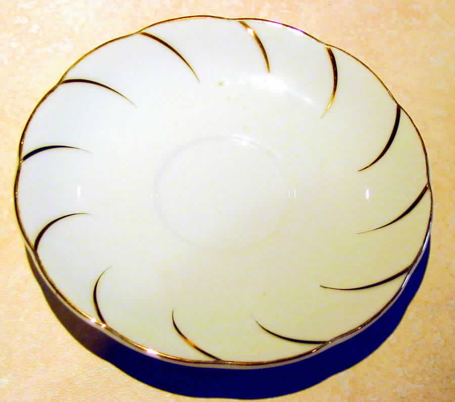 Nyb8 Saucer by Nihon Yoko Boeki Co-1