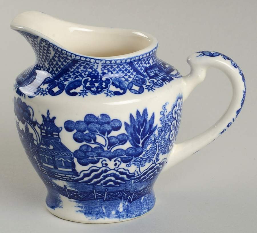 Blue Willow (Fine Quality) Creamer by Japan-1