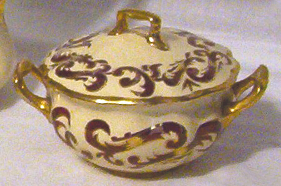 JB856 Sugar Bowl & Lid by Johnson Brothers-1