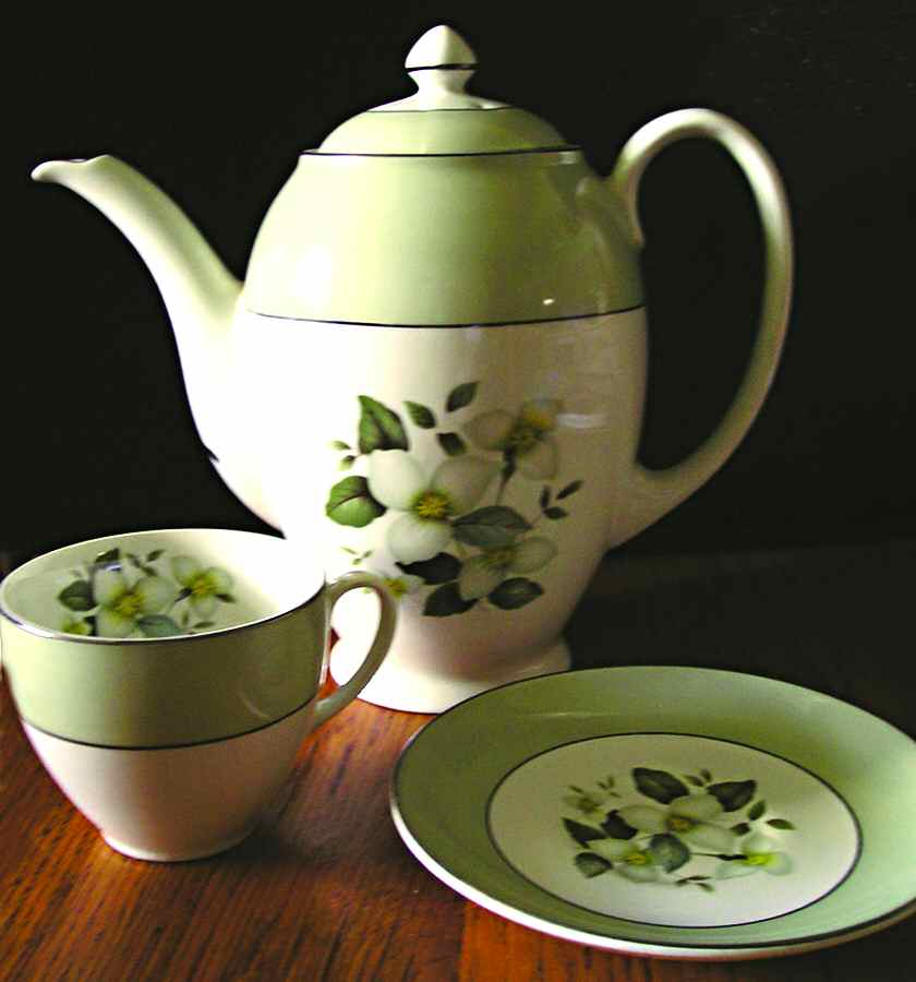 JB878 Flat Cup & Saucer Set by Johnson Brothers-1