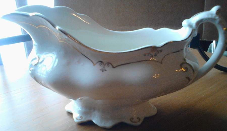 JB885 Gravy Boat by Johnson Brothers-1