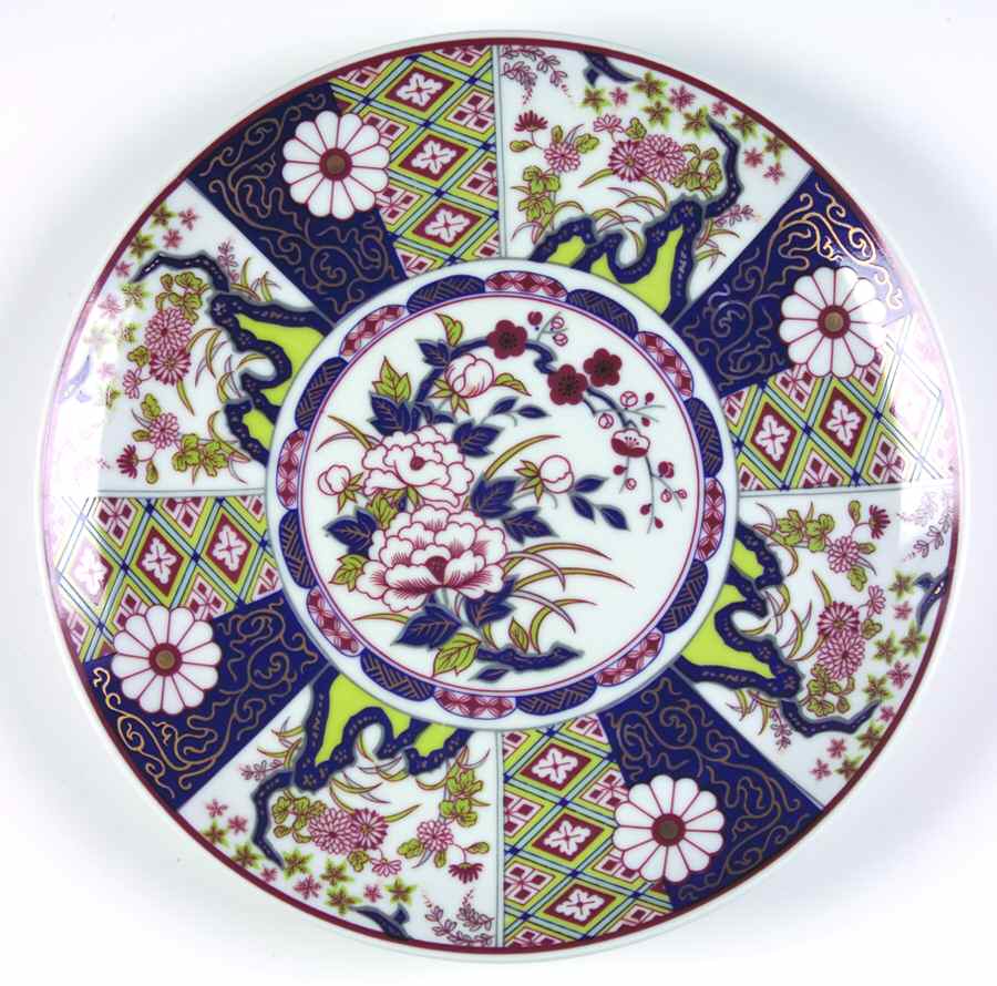Imari Empress Dinner Plate by Japan-1