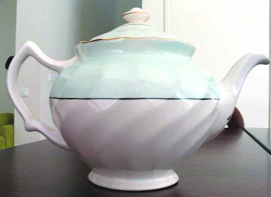 JB902 Teapot & Lid by Johnson Brothers-1