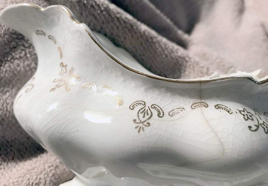 JB914 Gravy Boat by Johnson Brothers-1