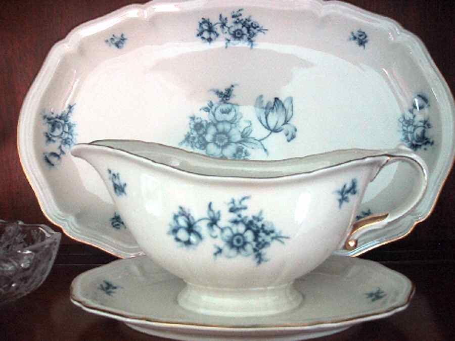 JOH340 Gravy Boat with Attached Underplate by Johann Haviland-1